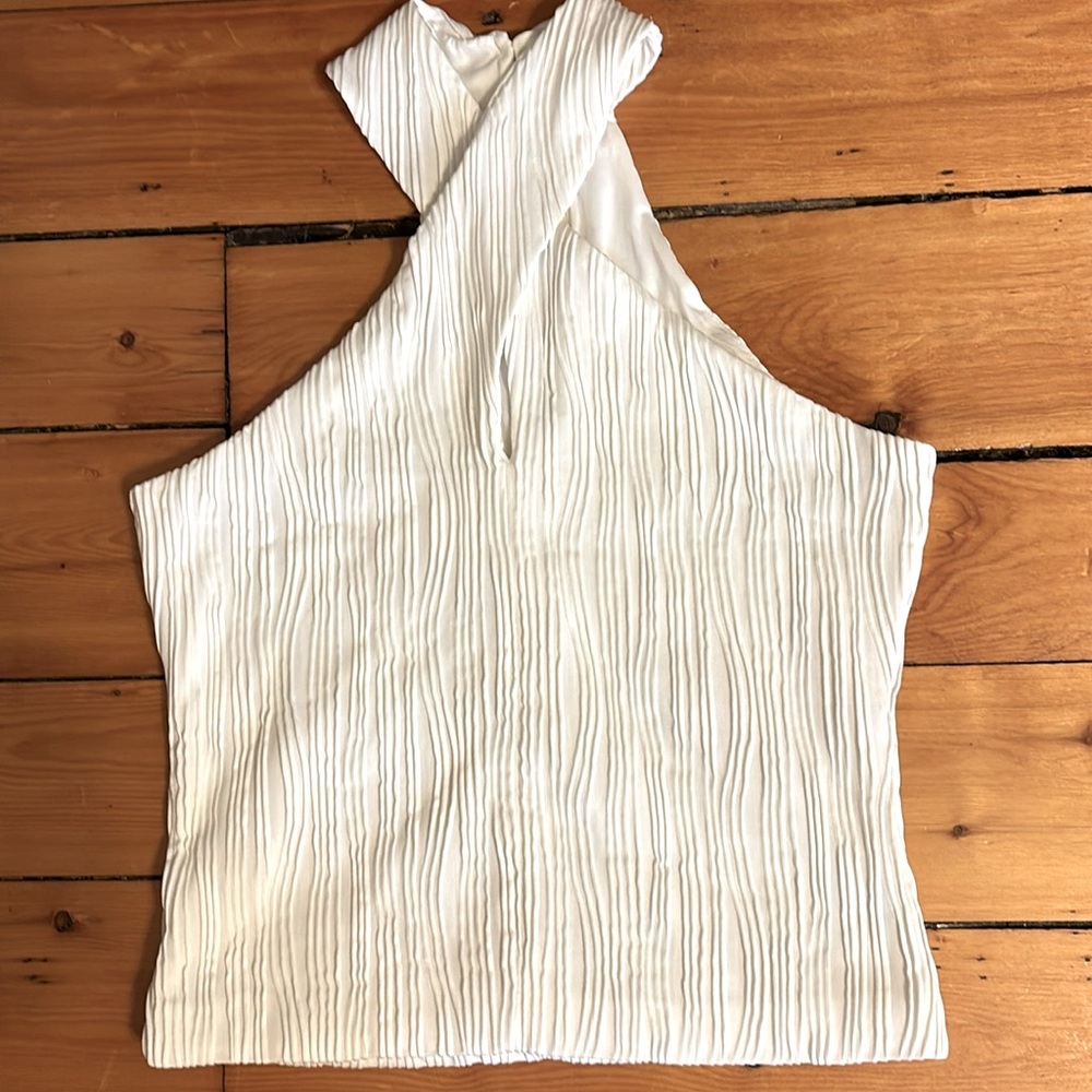Super cute cross front white textured tank top